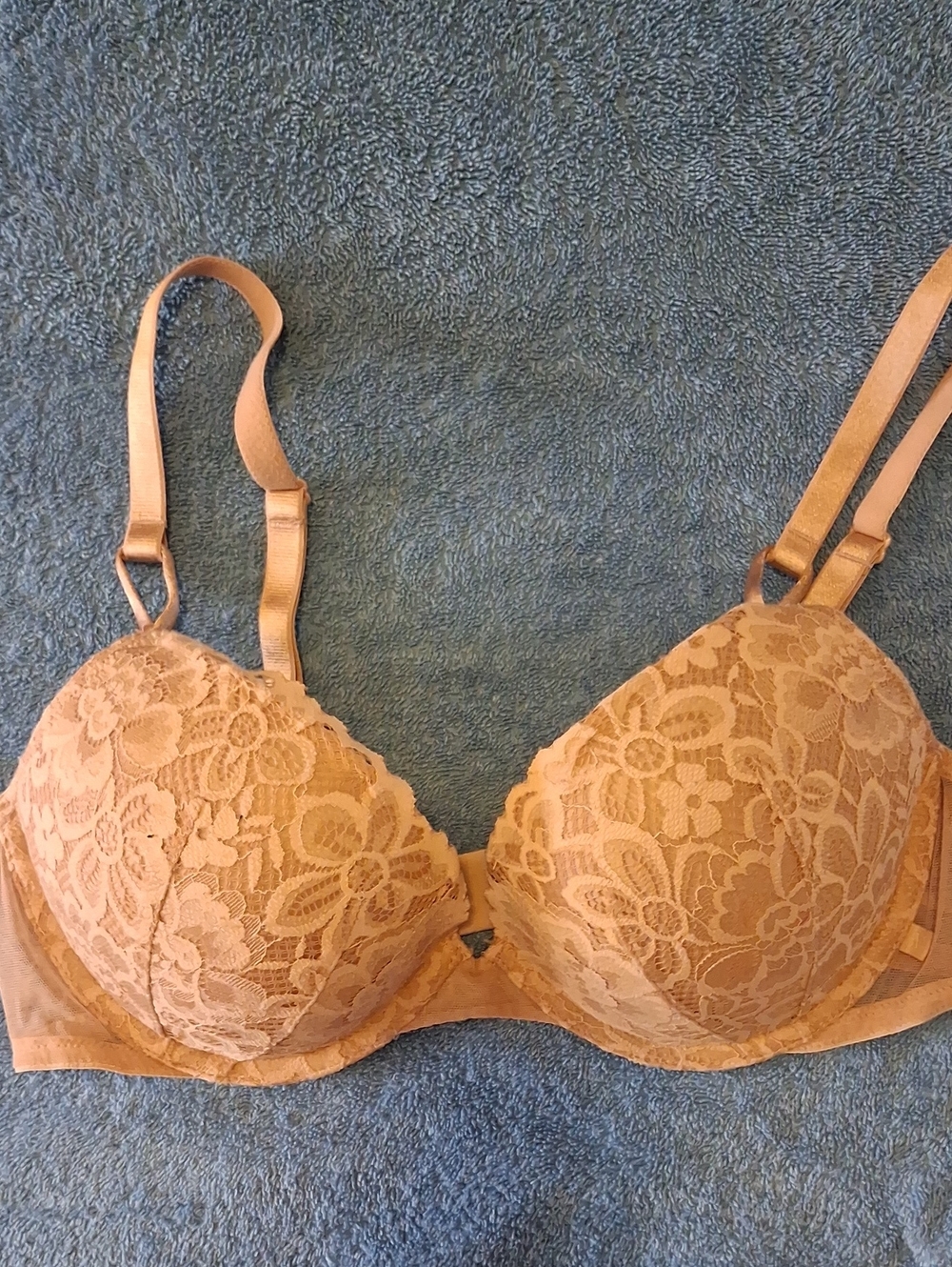 Victoria's Secret Lace ,T Shirt Push-Up Bra in Tan.   '